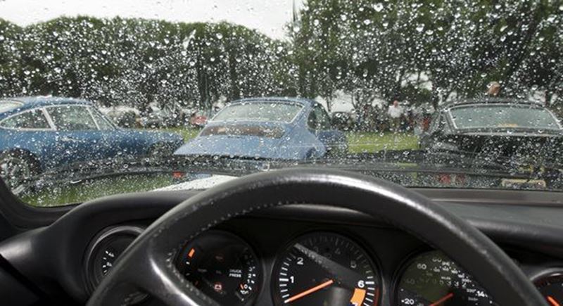 consejos para conducir bajo la lluvia